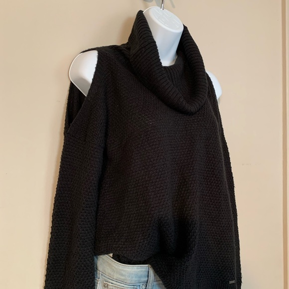 Hollister cold shoulder long sleeve cowl neck sweater - black - Picture 8 of 11